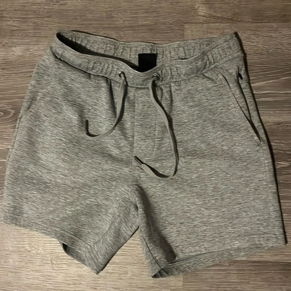 American Eagle Men’s Grey Shorts - Size S - Picture 1 of 3